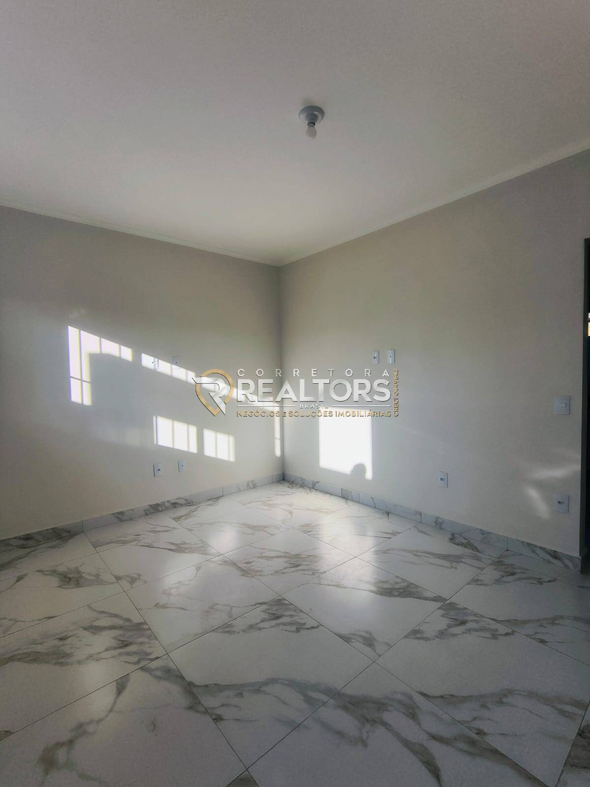Casa à venda com 2 quartos, 75m² - Foto 8