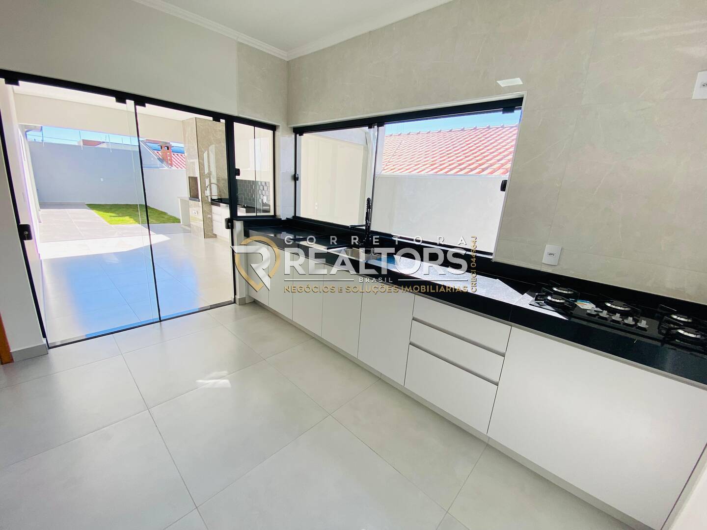 Casa à venda com 3 quartos, 188m² - Foto 4