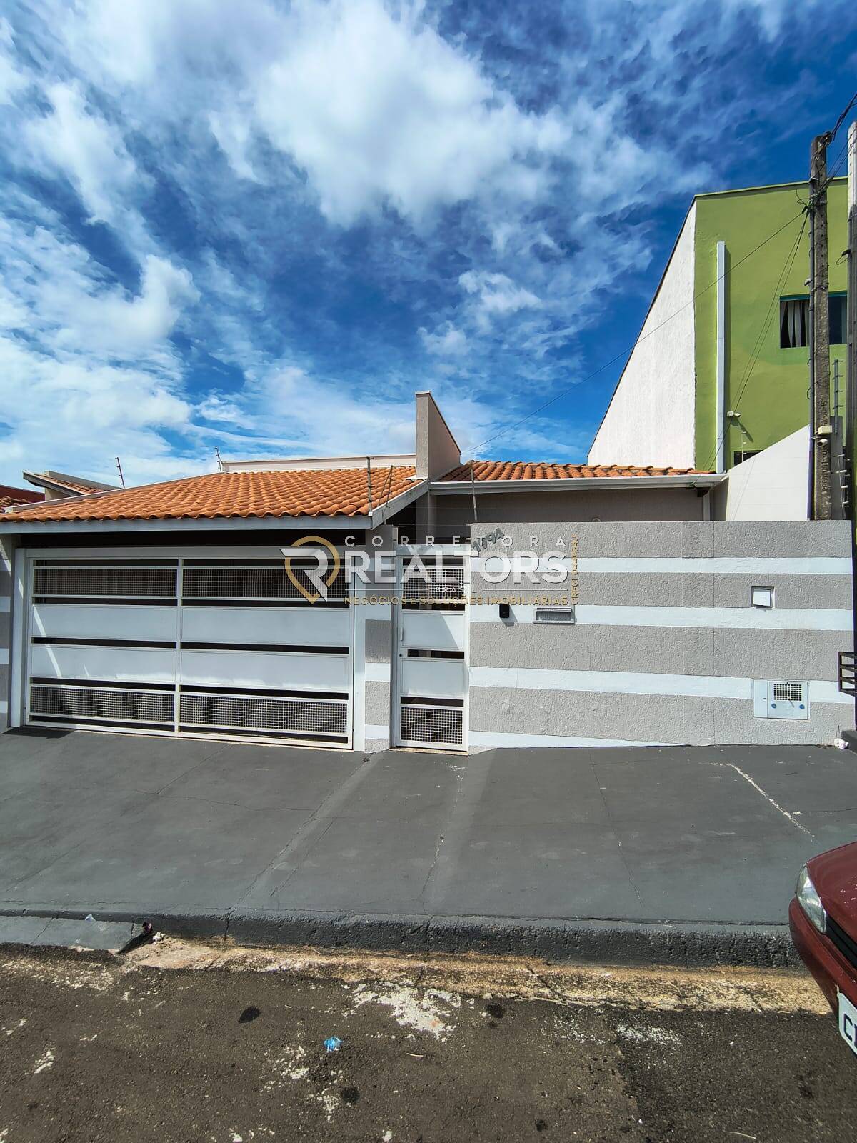 Casa para venda no Jardim Itamaraty, 3 dorm. e área de lazer em Botucatu·SP