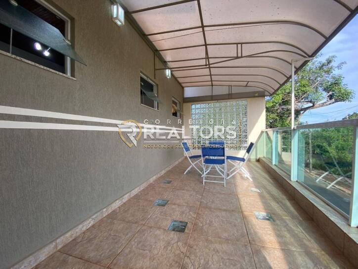 Sobrado à venda com 3 quartos, 300m² - Foto 2