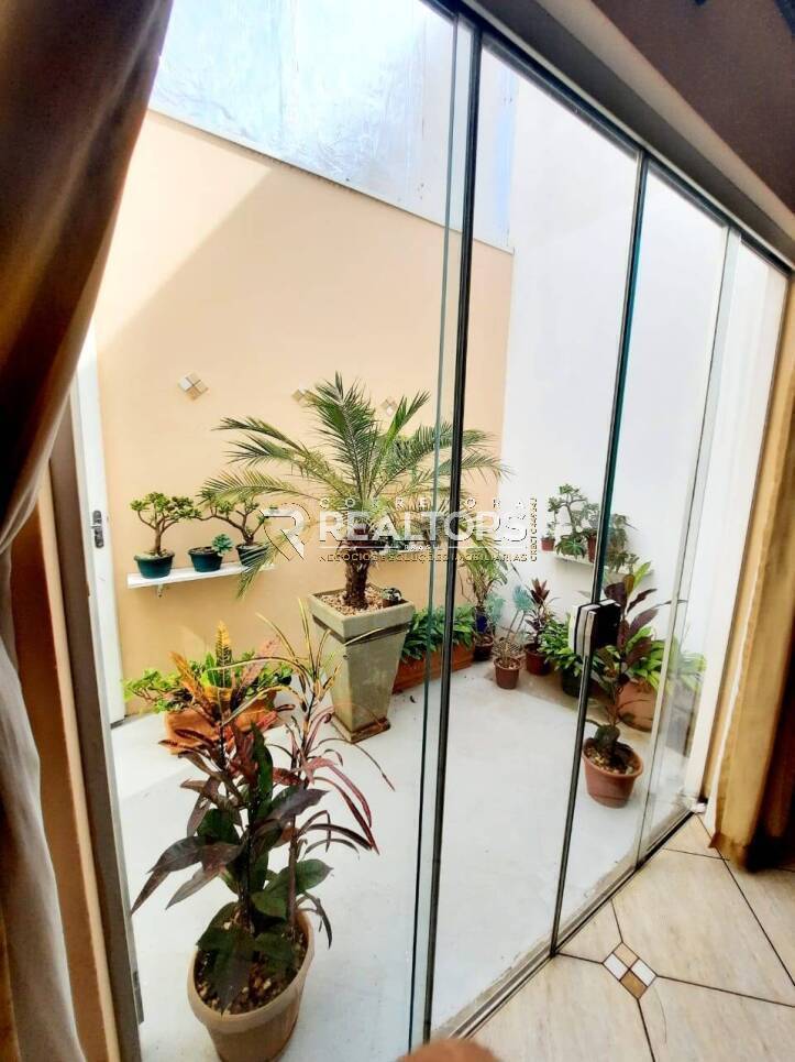 Casa à venda com 2 quartos, 115m² - Foto 8