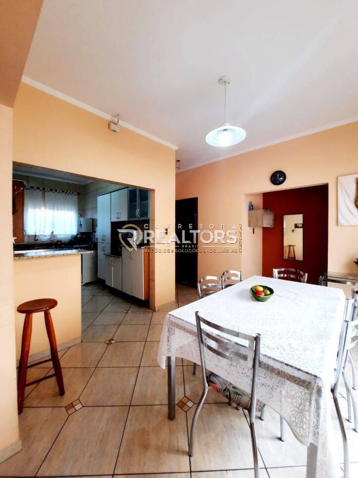 Casa à venda com 2 quartos, 115m² - Foto 2