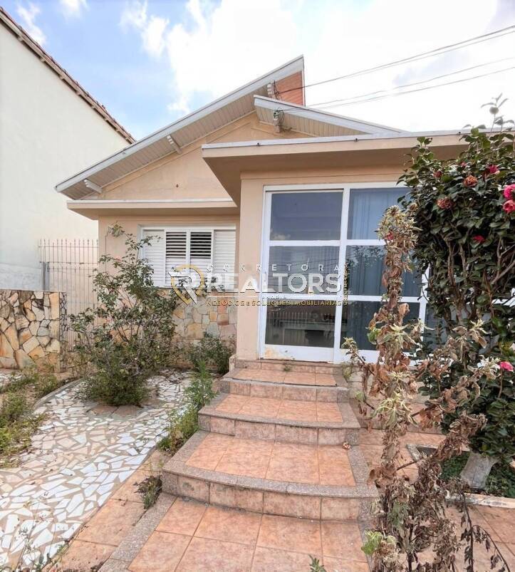 Casa à venda com 3 quartos, 250m² - Foto 1