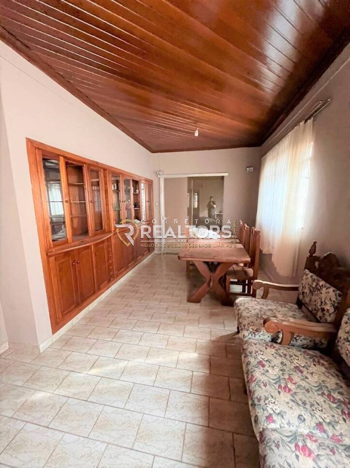 Casa à venda com 3 quartos, 250m² - Foto 2