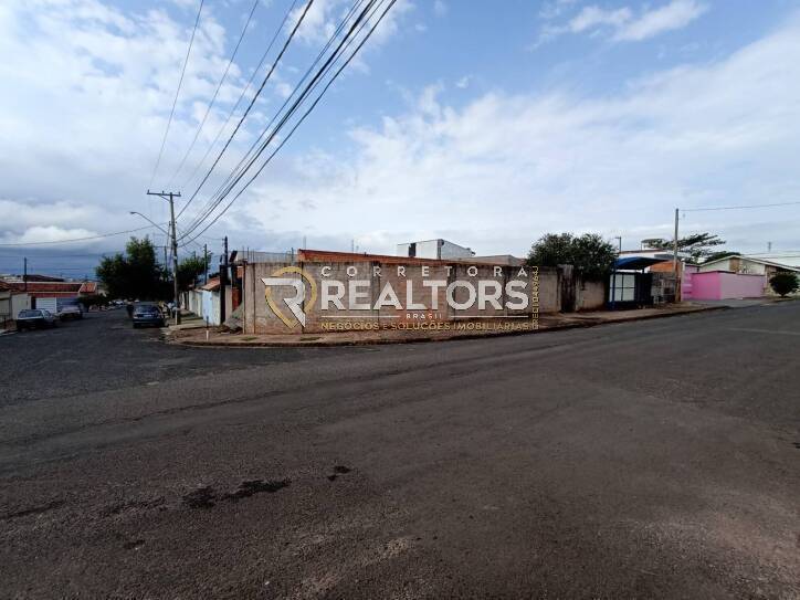 Terreno à venda, 332m² - Foto 1