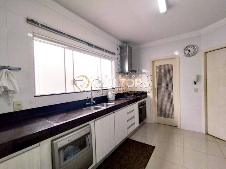Casa à venda com 3 quartos, 180m² - Foto 7