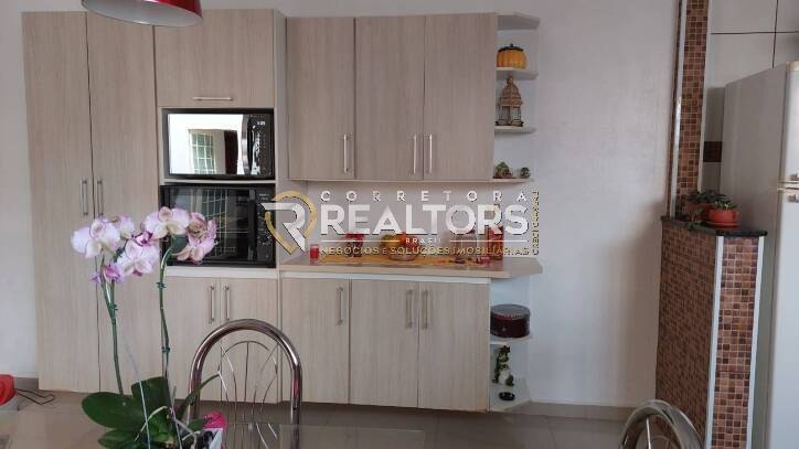 Casa à venda com 2 quartos, 110m² - Foto 7