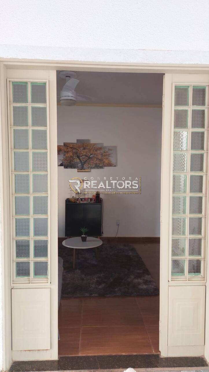 Casa à venda com 2 quartos, 110m² - Foto 11