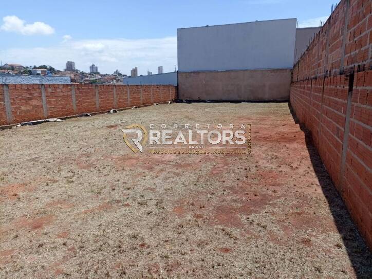 Terreno murado no Jardim Regina em Botucatu-SP
