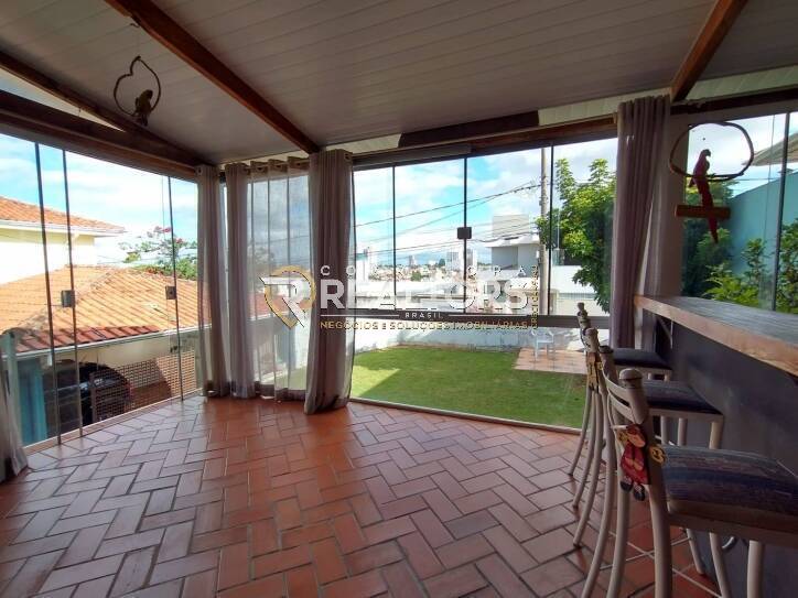 Casa á venda/ Locação com 3 dormitórios no Recato Azul em Botucatu-SP