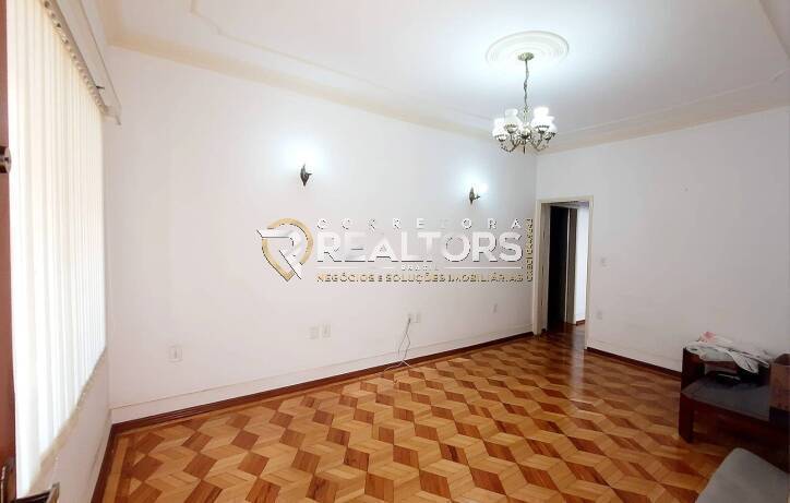 Casa à venda com 3 quartos, 216m² - Foto 2