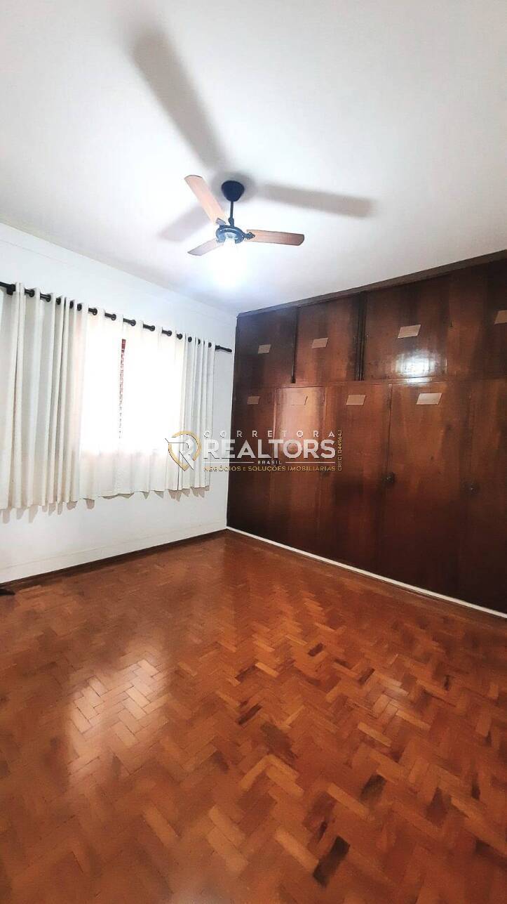 Casa à venda com 3 quartos, 216m² - Foto 5
