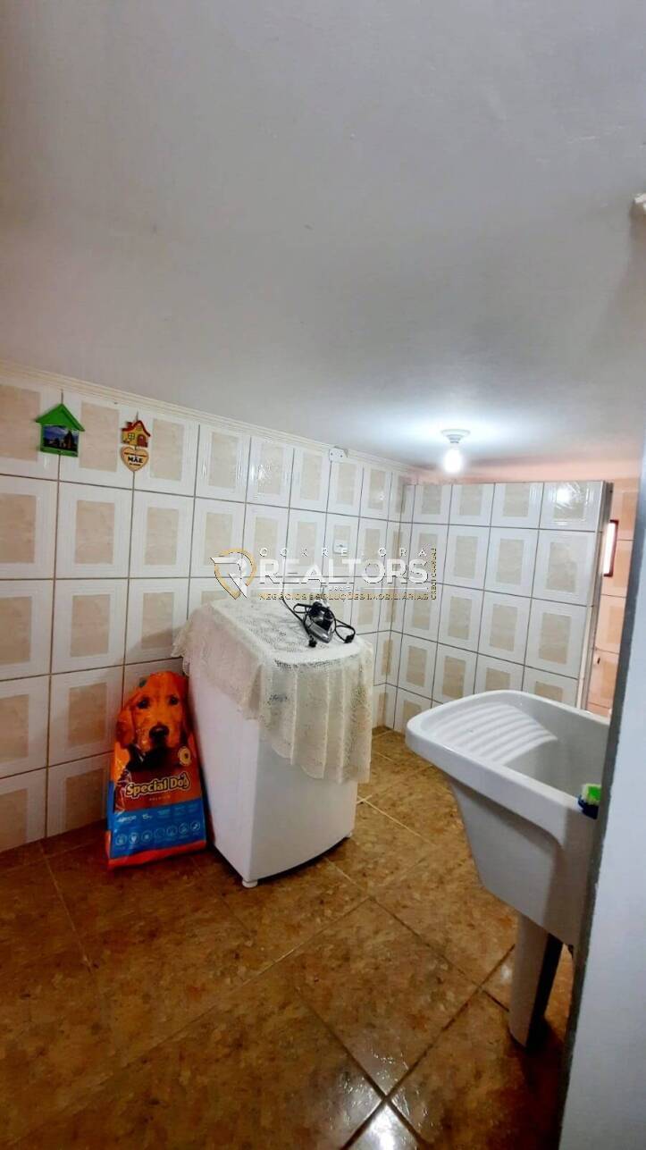 Casa à venda com 3 quartos, 216m² - Foto 11