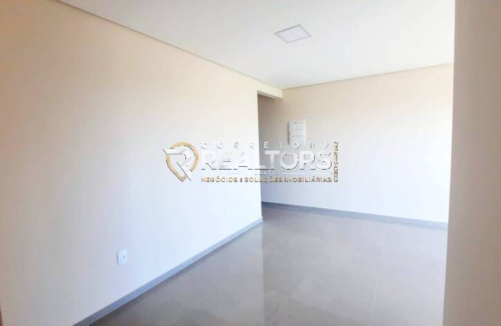 Apartamento à venda com 3 quartos, 77m² - Foto 3